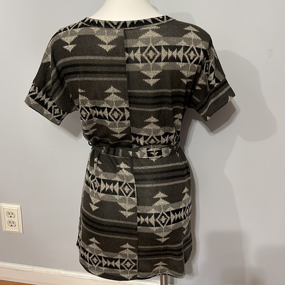 Grey Patterned Tunic with Tie Belt - Picture 4 of 6